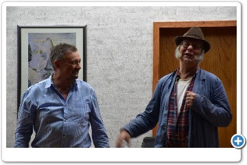 "Guschtav, häsch du en Schlaganfall?", fragt Heinz, als er die merkwürdige Sprache hört.