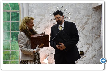   Ansonsten wäre sie zum Kauf bereit.