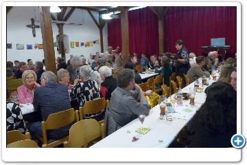 Gleich geht es los!
Werner und Helga sind noch am Bedienen.