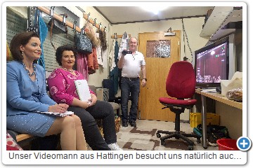  Unser Videomann aus Hattingen besucht uns natürlich auch in der Garderobe.